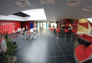  Entrance to the climbing room 